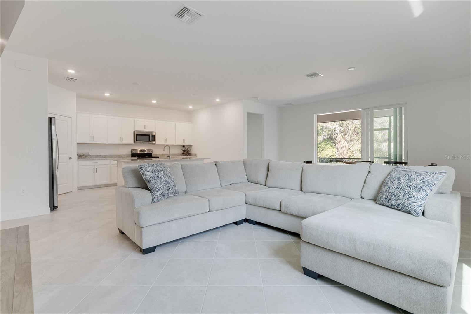 Image 5 of 40 For 3160 Weston Manor Drive