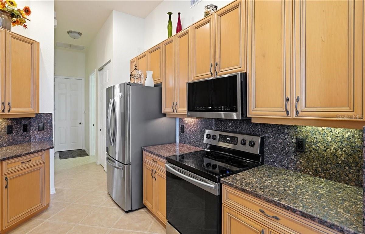 Image 14 of 61 For 6558 41st Court E