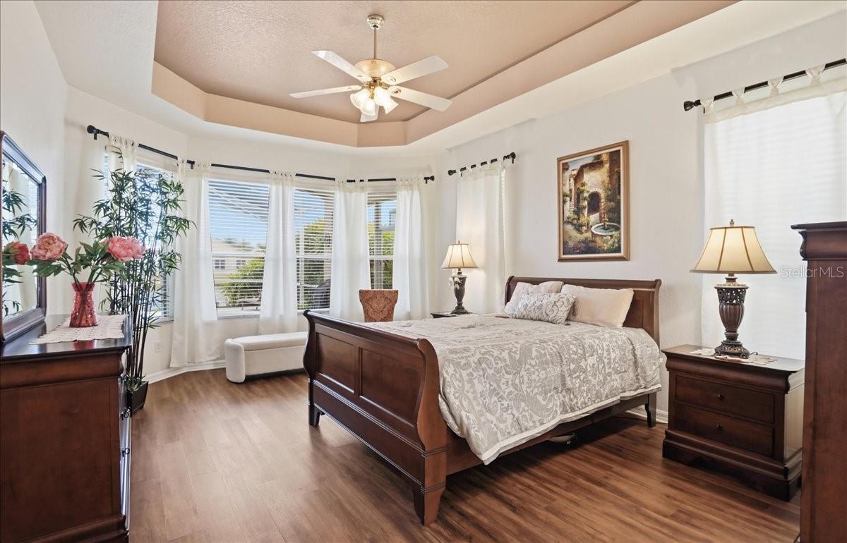 Image 21 of 61 For 6558 41st Court E