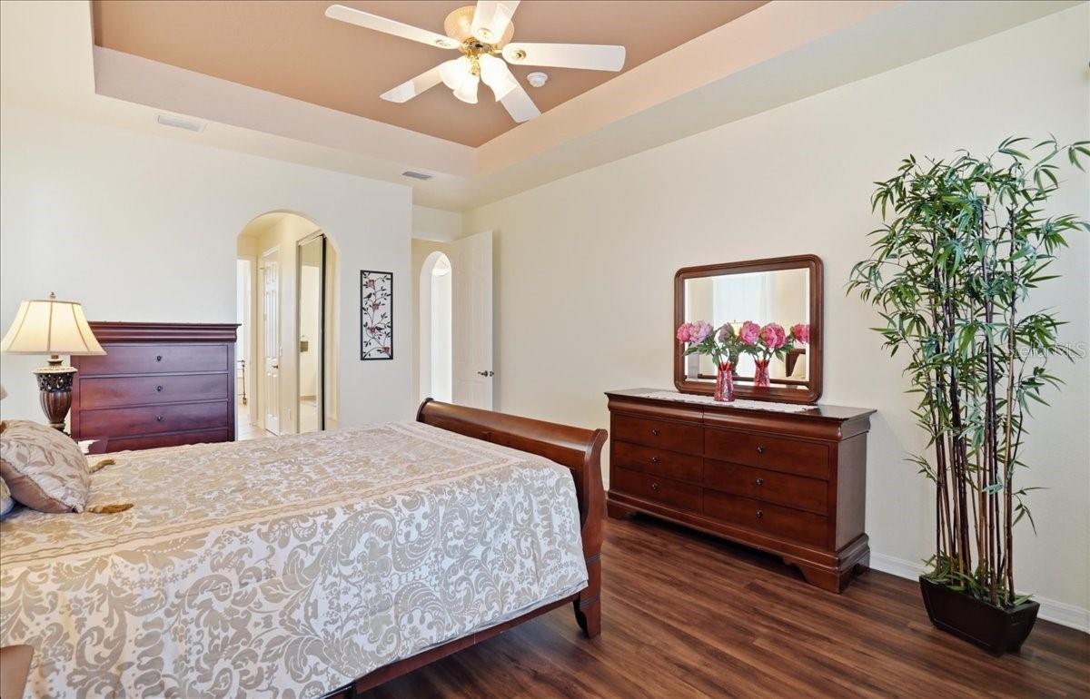 Image 25 of 61 For 6558 41st Court E