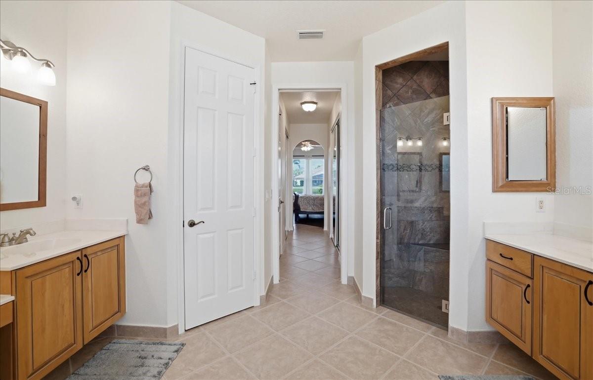 Image 26 of 61 For 6558 41st Court E