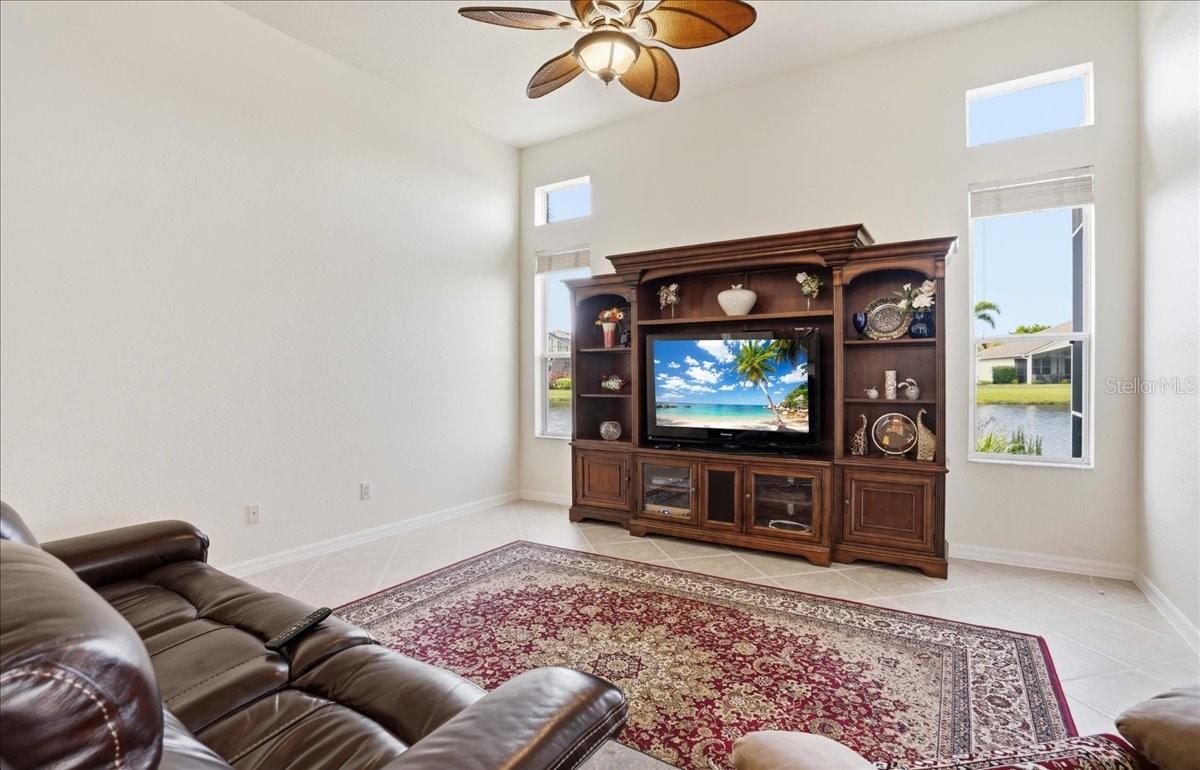 Image 6 of 61 For 6558 41st Court E