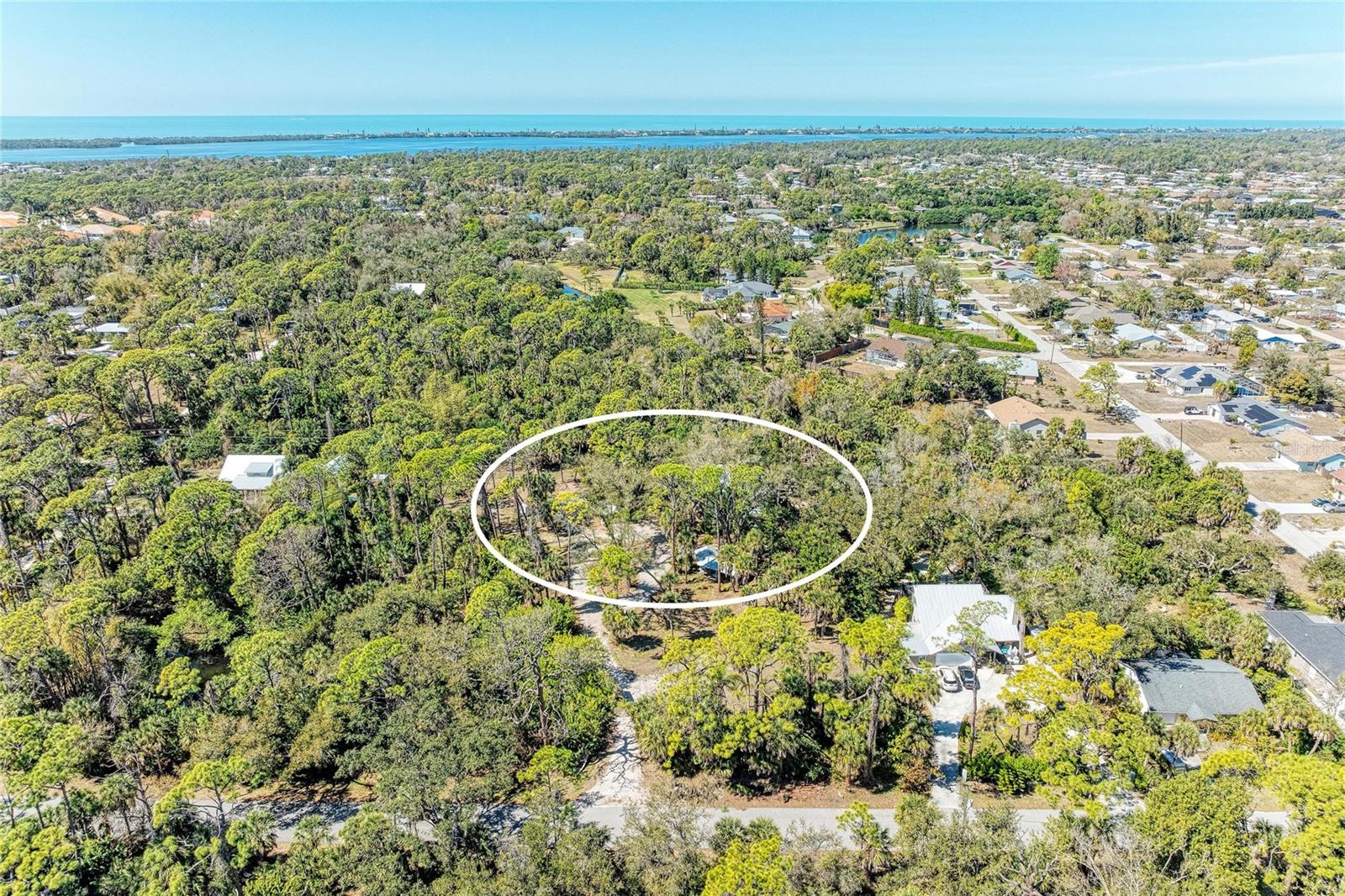 Image 11 of 100 For 820 Elm Street