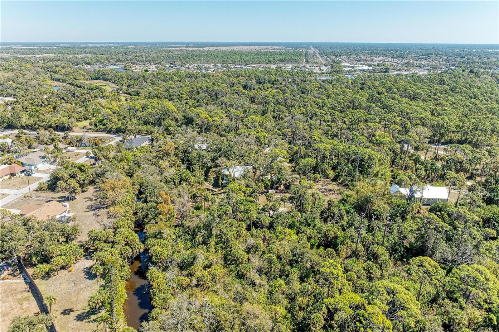 Image 20 of 100 For 820 Elm Street