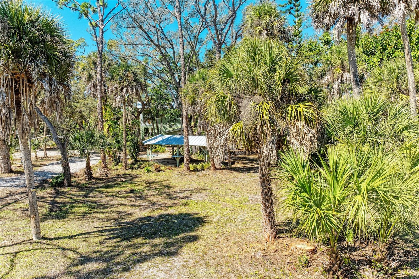 Image 22 of 100 For 820 Elm Street