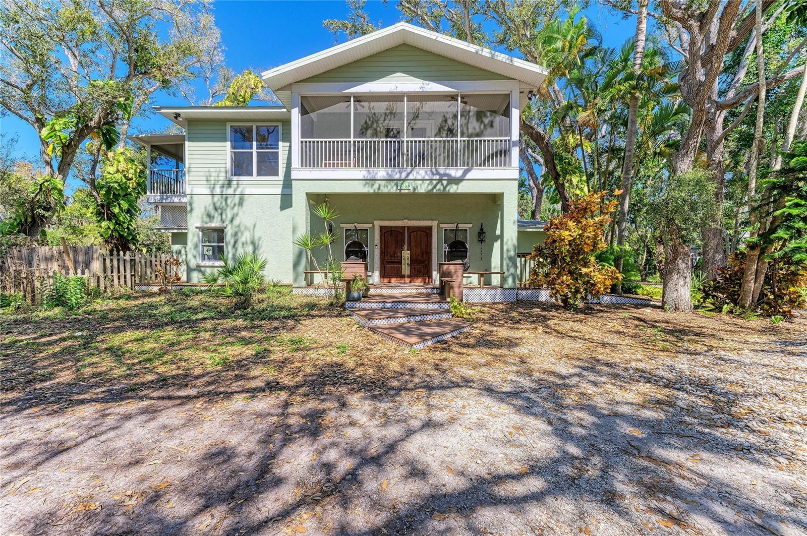 Image 26 of 100 For 820 Elm Street