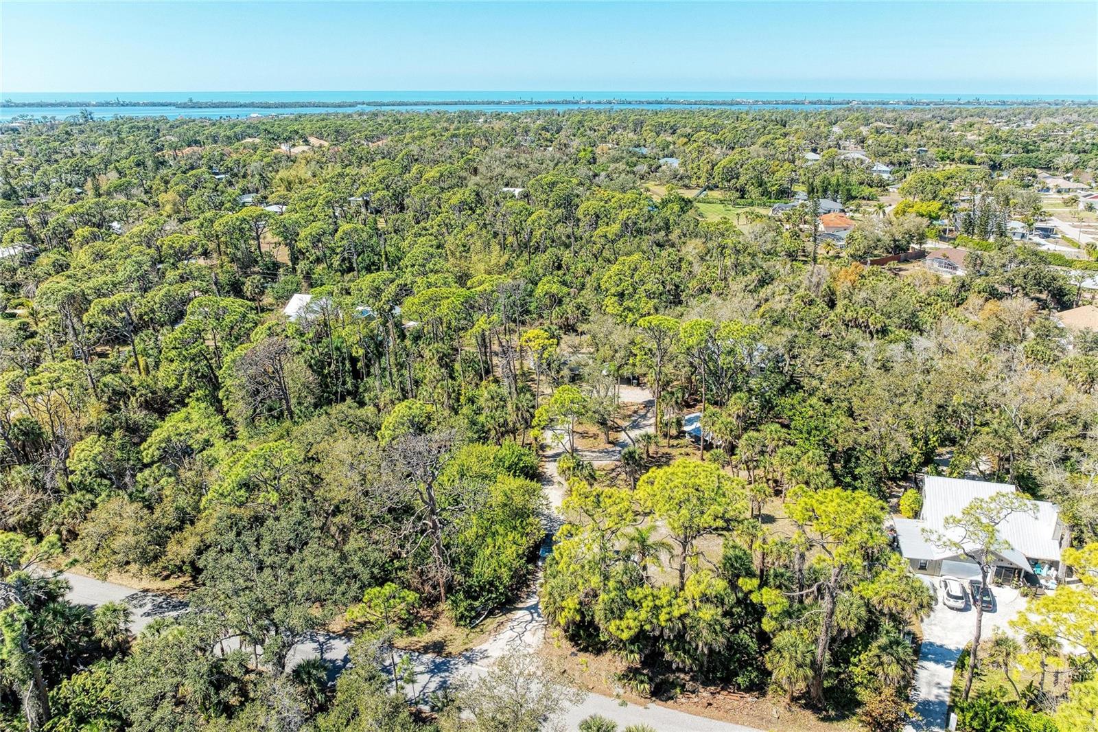 Image 3 of 100 For 820 Elm Street