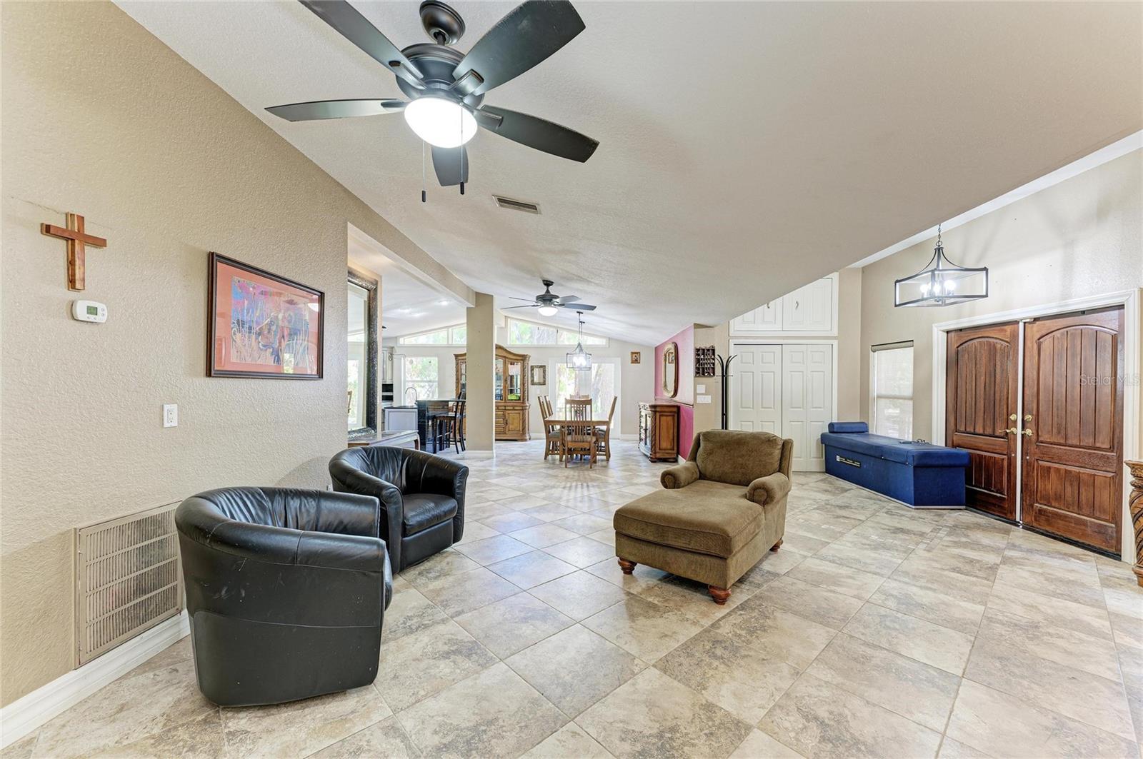 Image 30 of 100 For 820 Elm Street