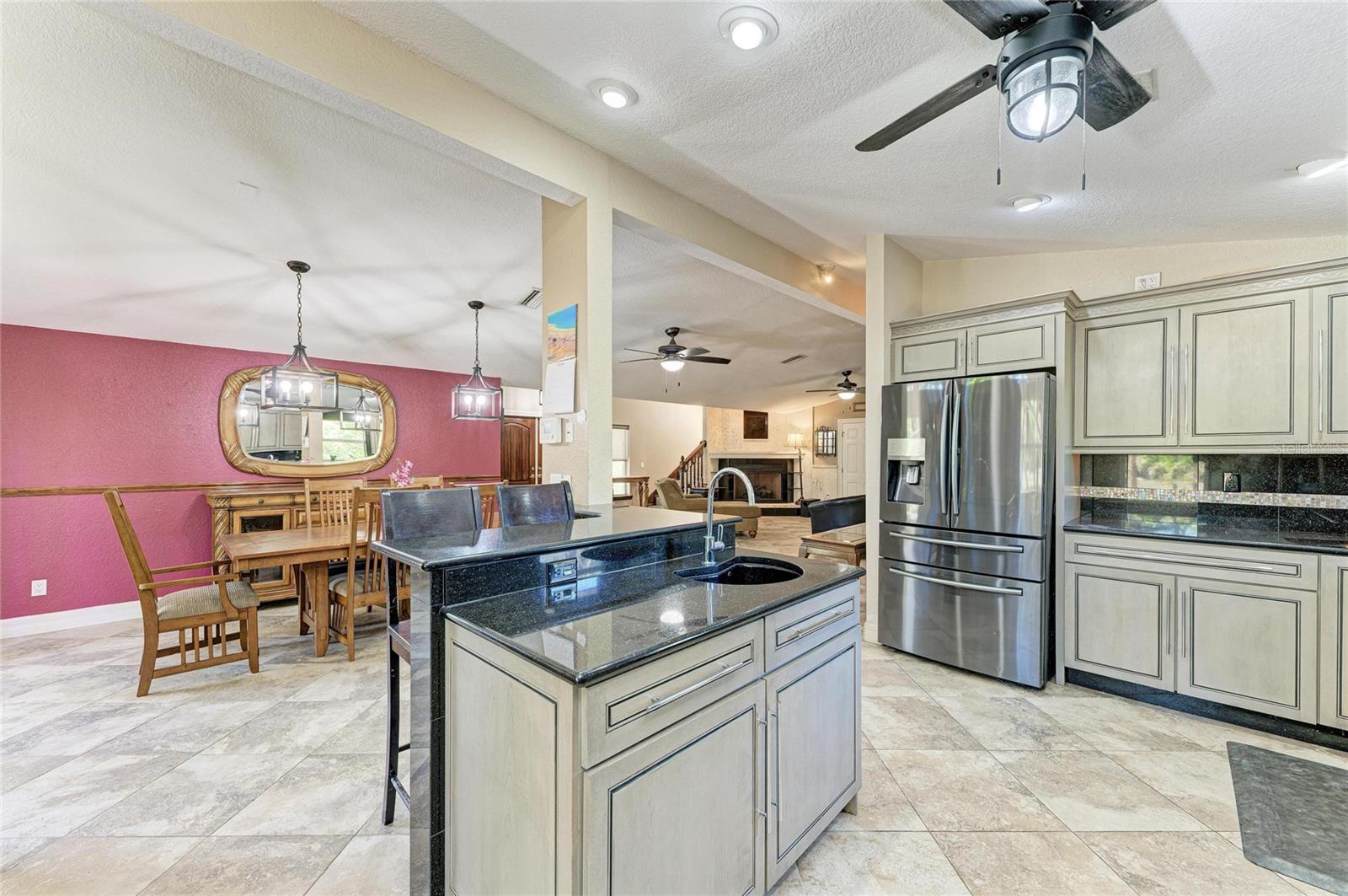 Image 39 of 100 For 820 Elm Street