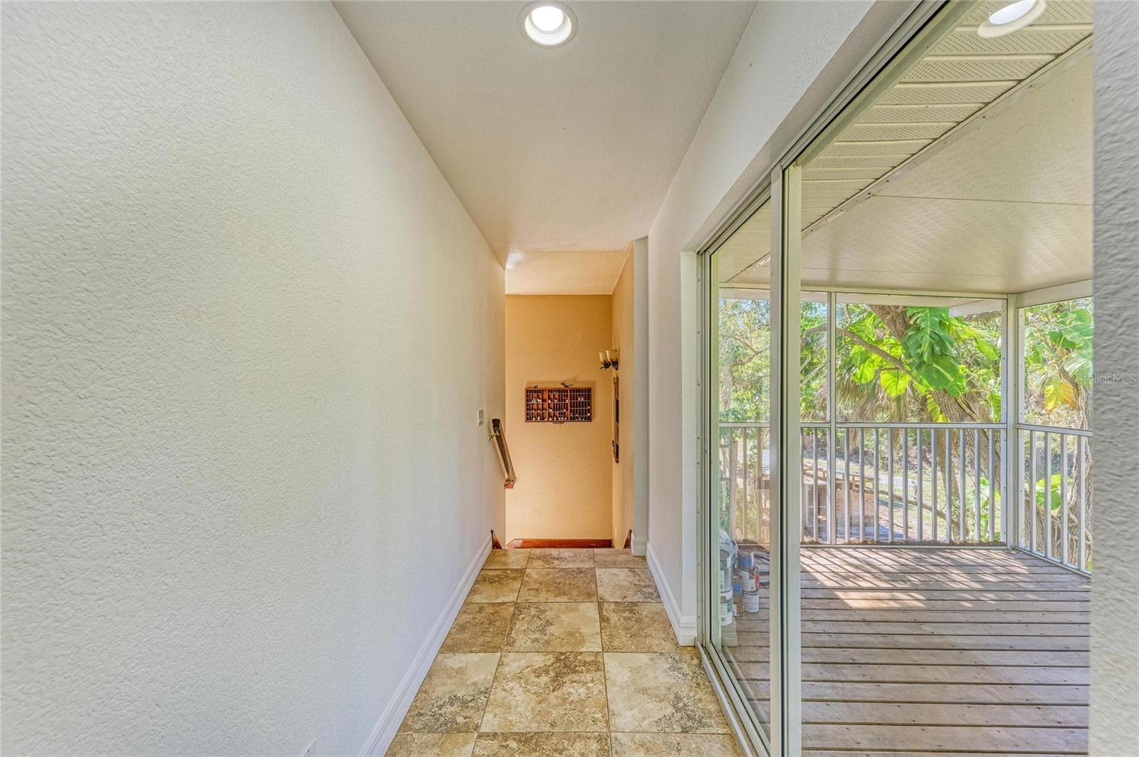 Image 43 of 100 For 820 Elm Street