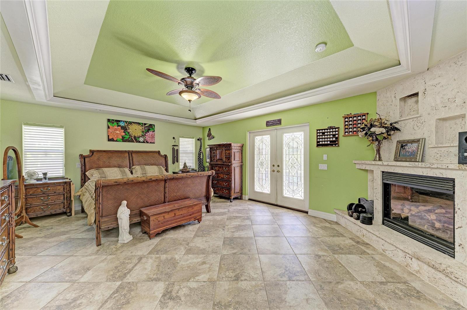 Image 48 of 100 For 820 Elm Street