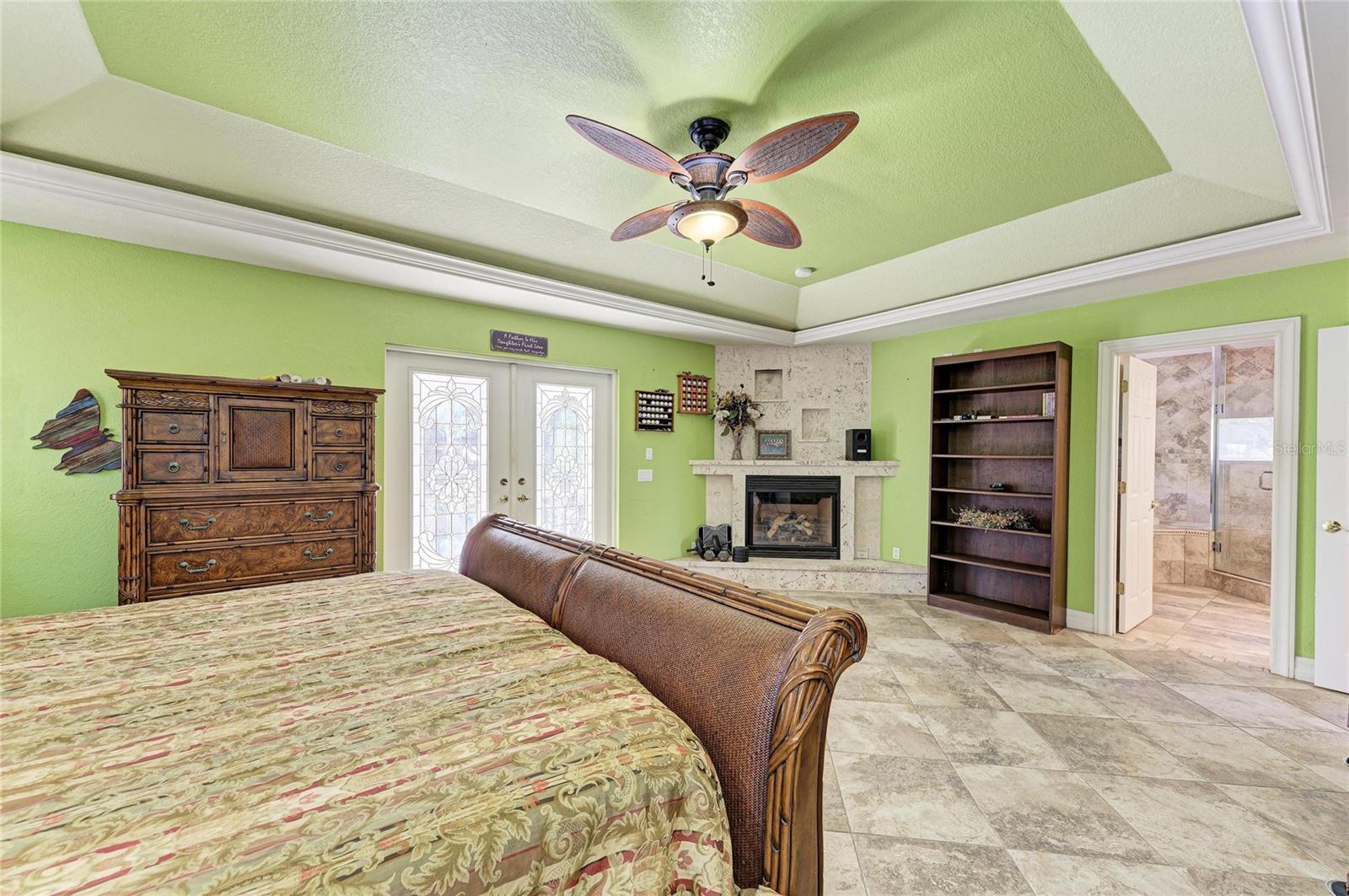 Image 51 of 100 For 820 Elm Street