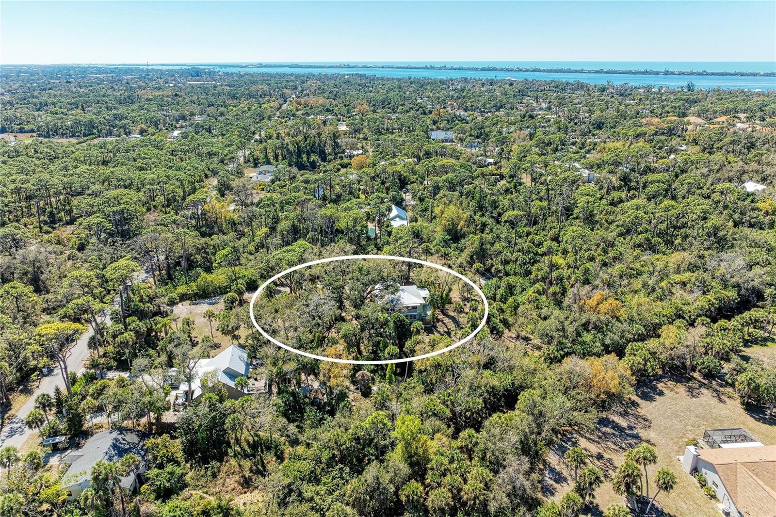 Image 8 of 100 For 820 Elm Street