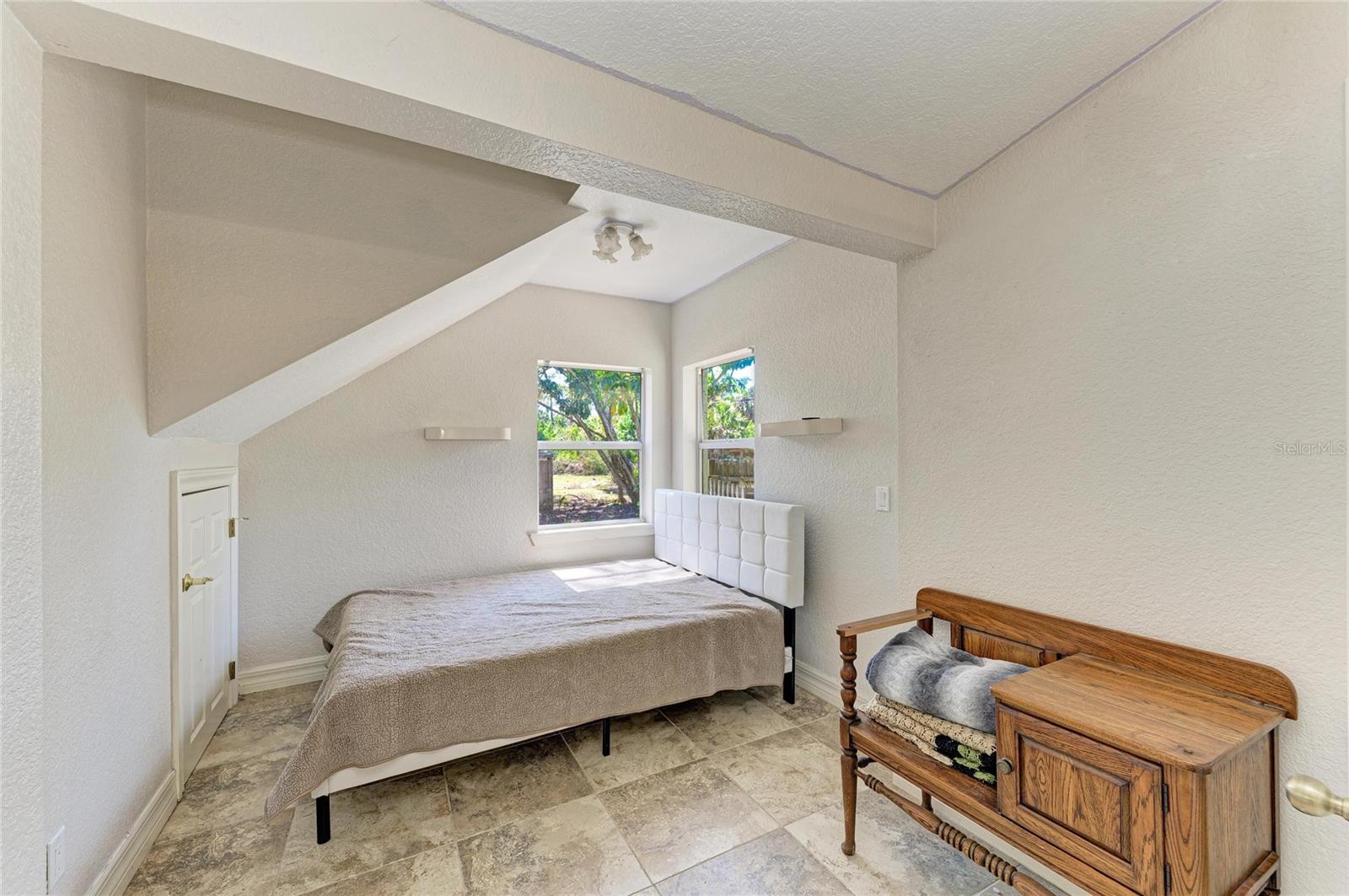 Image 80 of 100 For 820 Elm Street