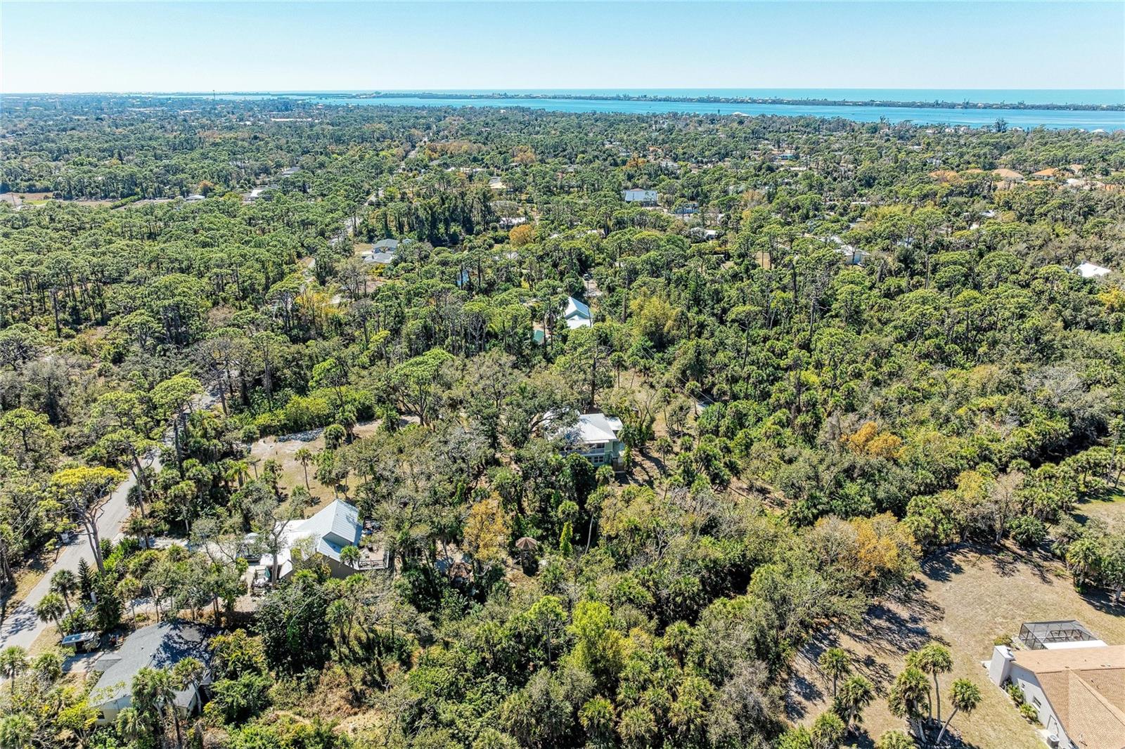 Image 9 of 100 For 820 Elm Street