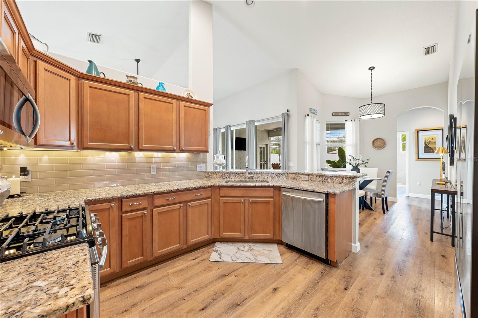 Image 13 of 43 For 6750 64th Terrace E