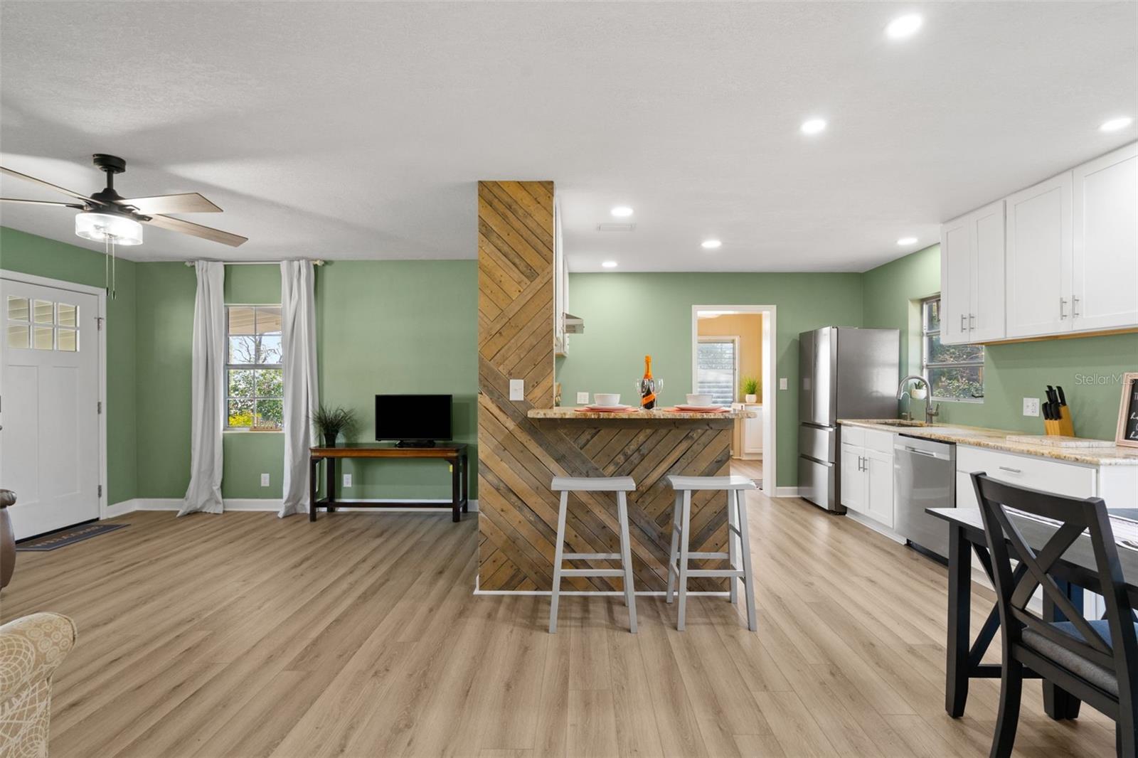 Image 10 of 47 For 1831 Meadowbrook Avenue