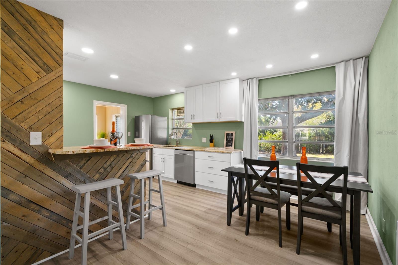 Image 11 of 47 For 1831 Meadowbrook Avenue