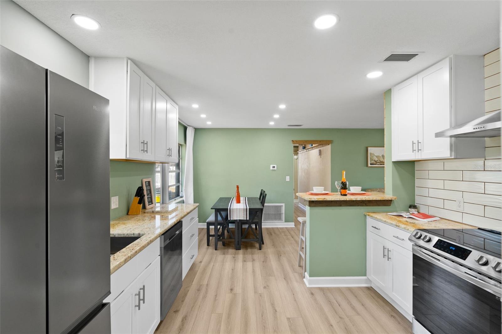 Image 16 of 47 For 1831 Meadowbrook Avenue