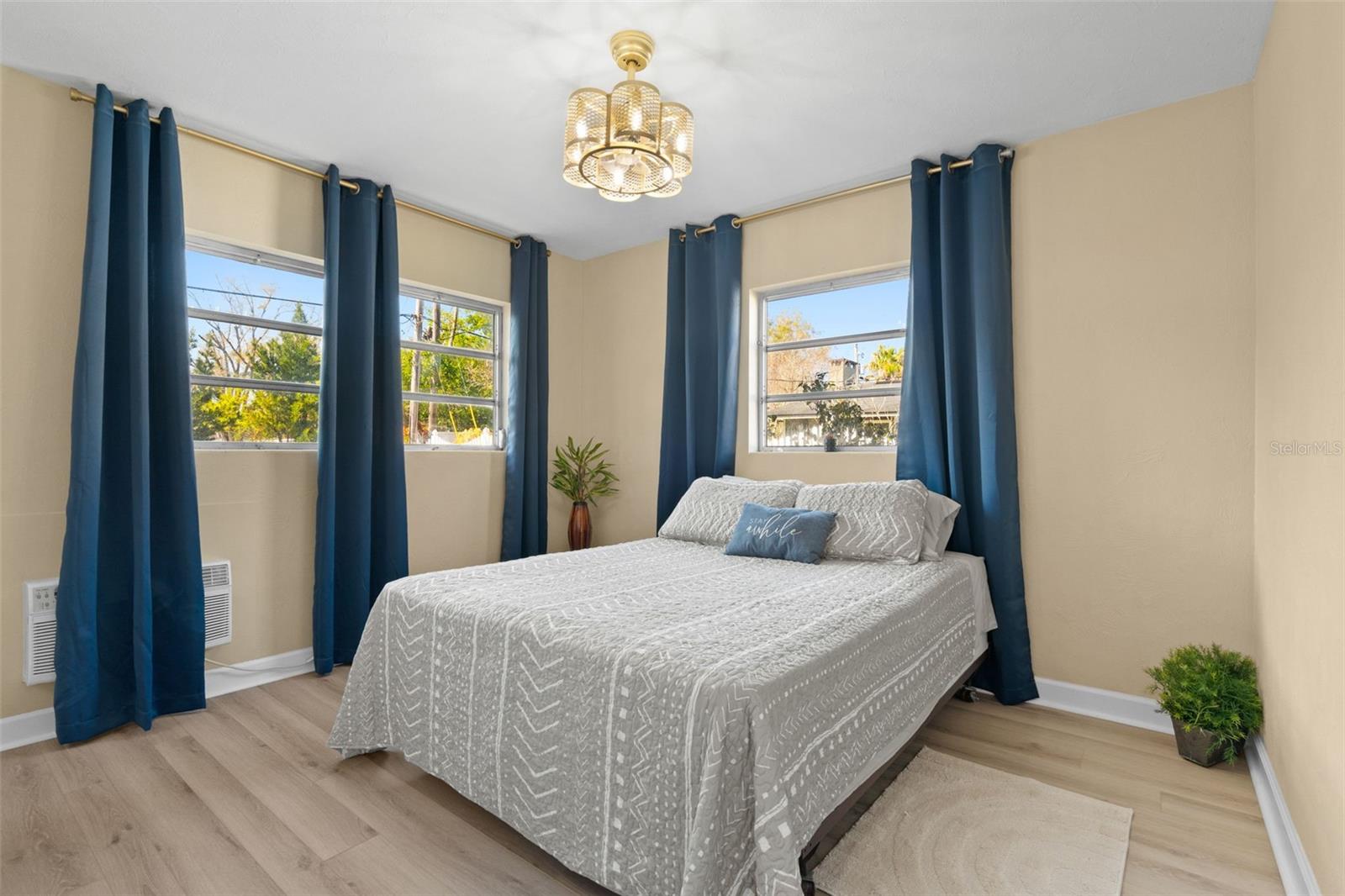 Image 19 of 47 For 1831 Meadowbrook Avenue