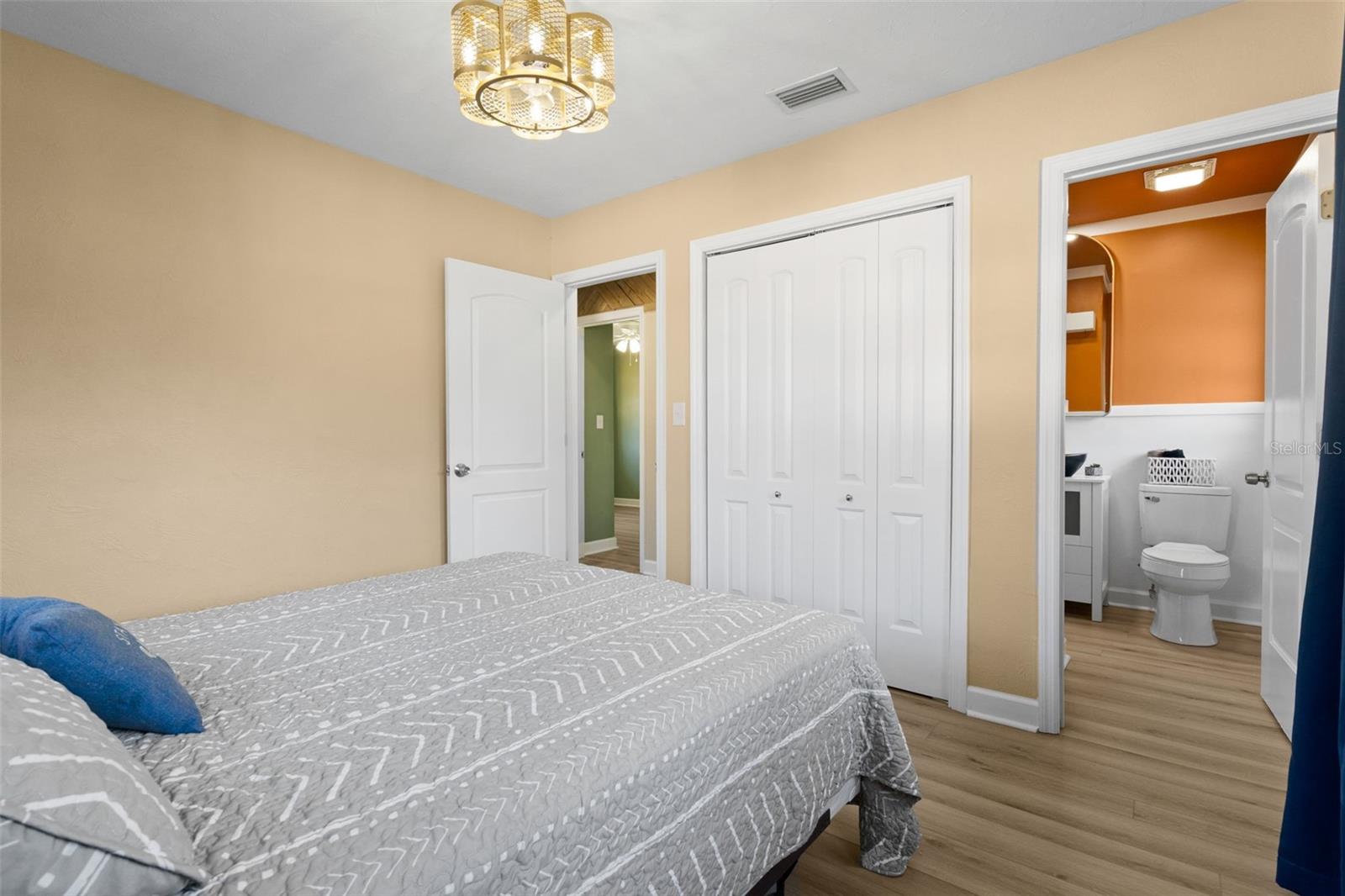 Image 20 of 47 For 1831 Meadowbrook Avenue