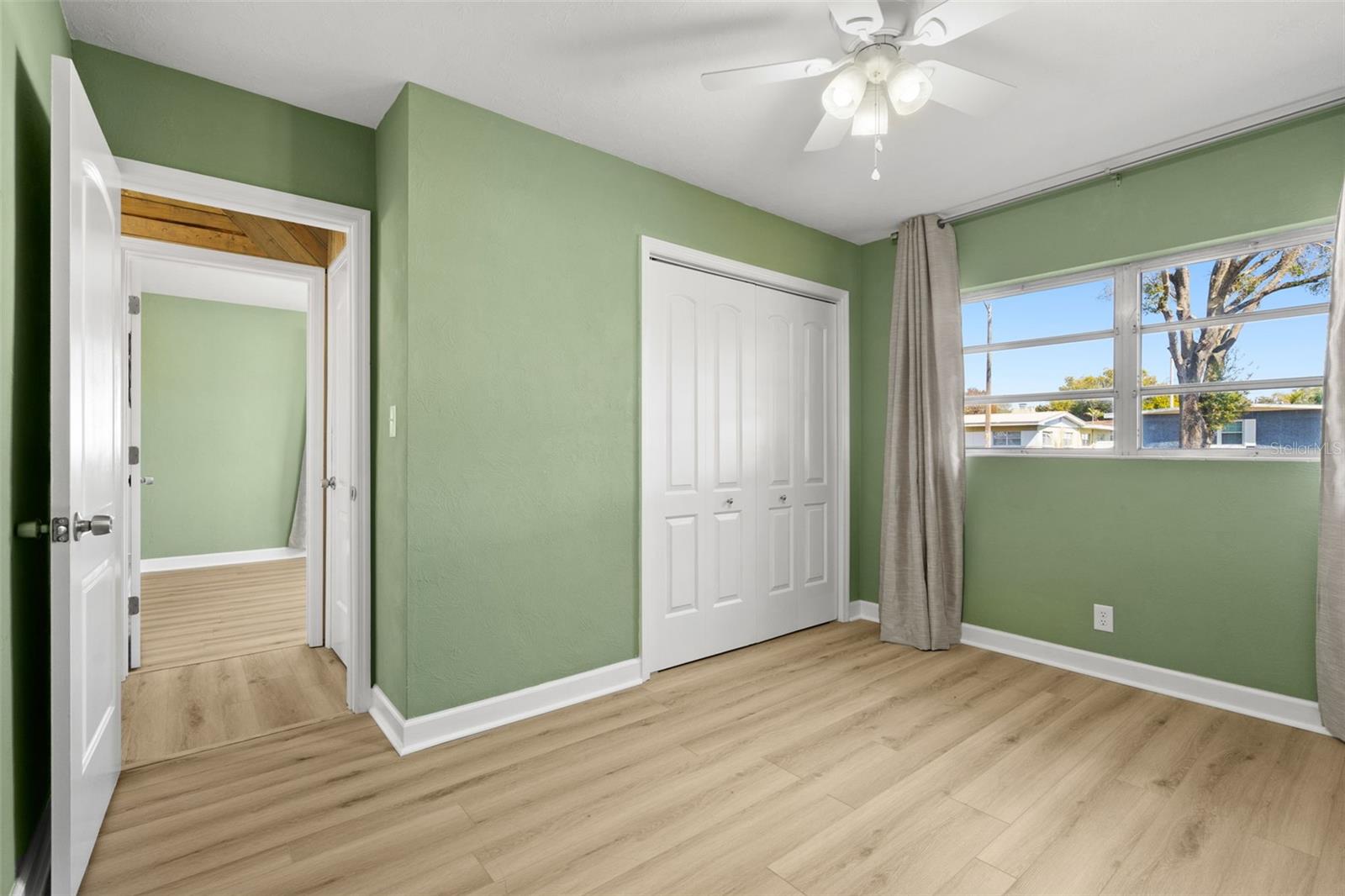 Image 24 of 47 For 1831 Meadowbrook Avenue