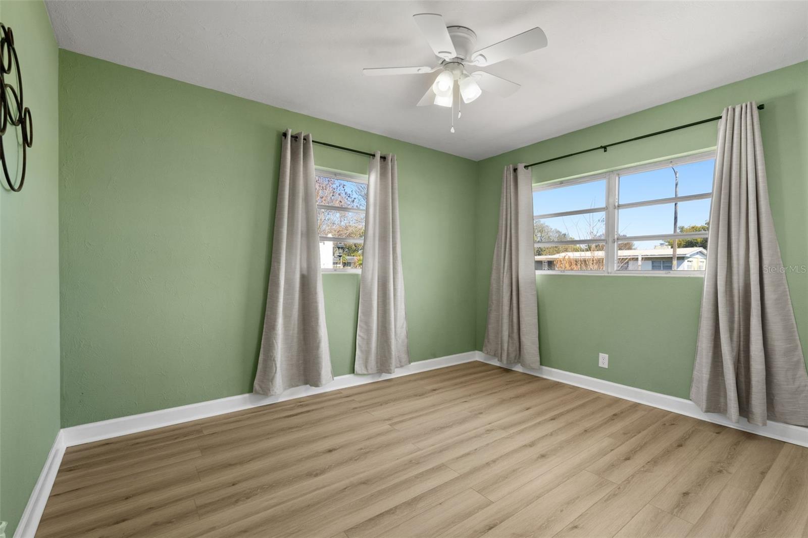 Image 25 of 47 For 1831 Meadowbrook Avenue