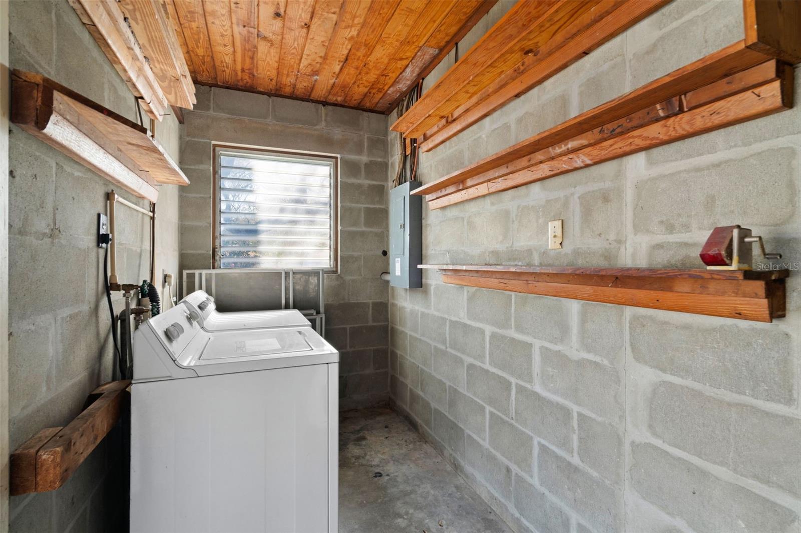 Image 27 of 47 For 1831 Meadowbrook Avenue