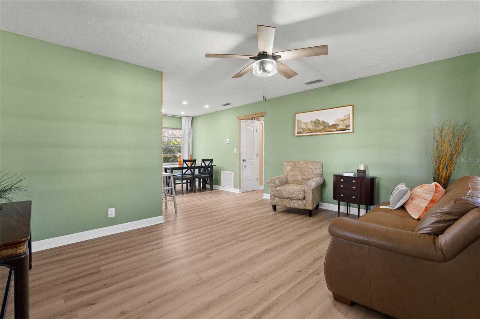 Image 7 of 47 For 1831 Meadowbrook Avenue