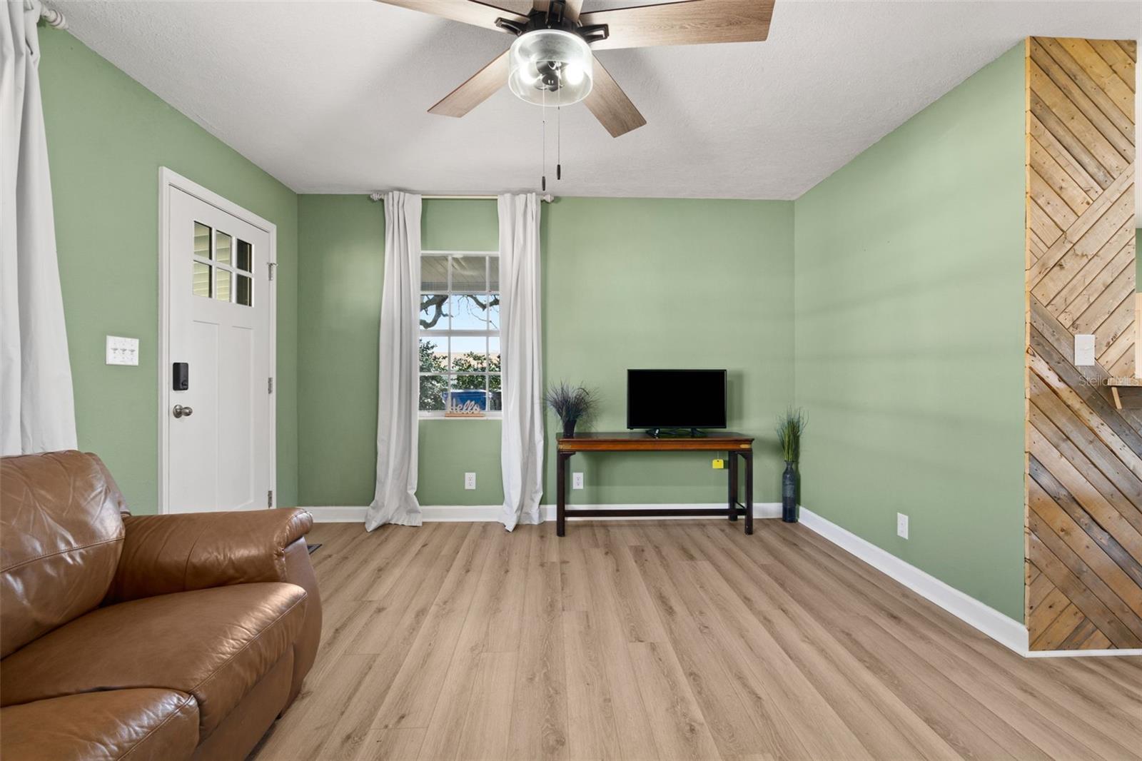 Image 8 of 47 For 1831 Meadowbrook Avenue