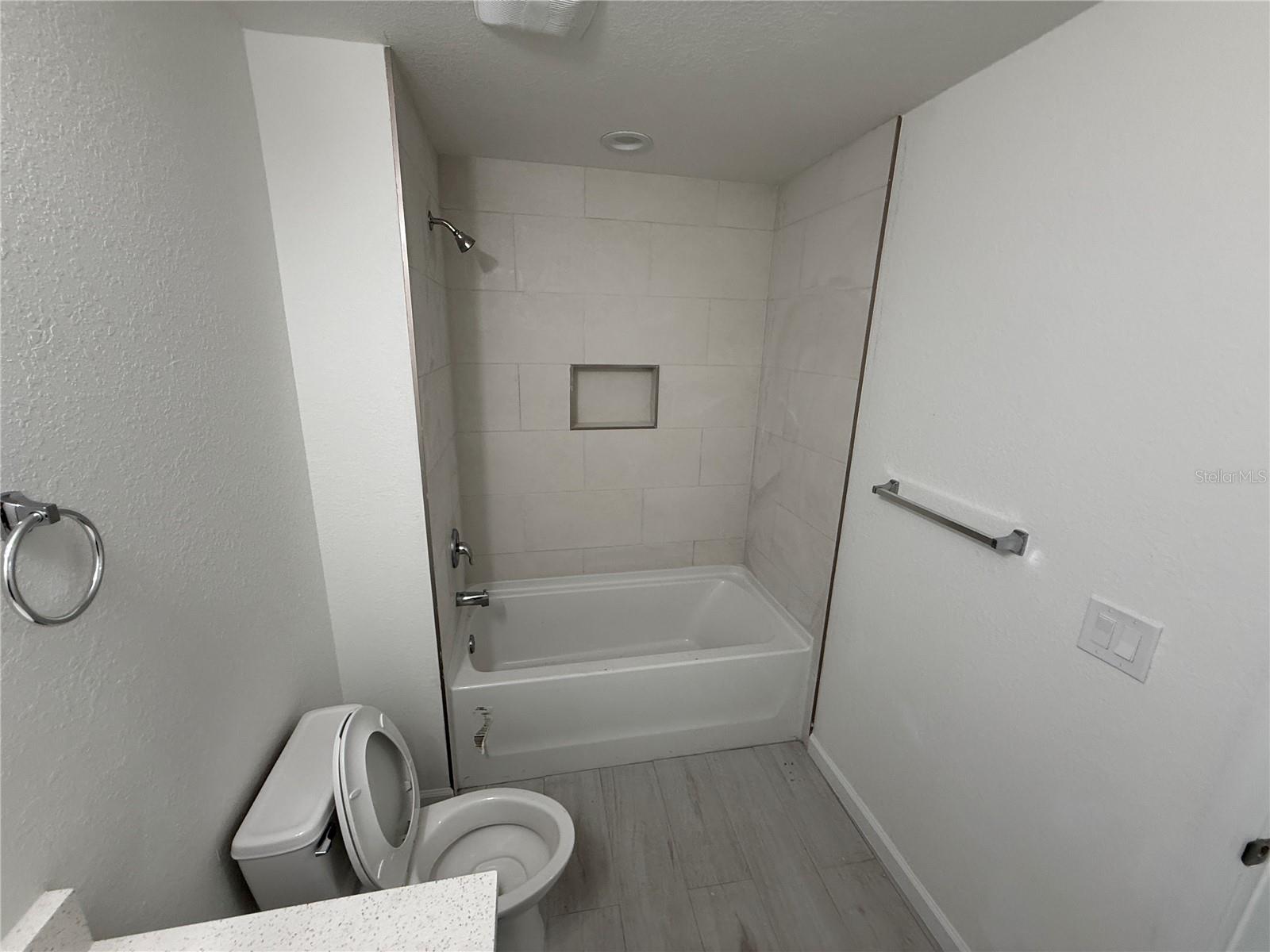 Image 15 of 27 For 1609 Glenan Road