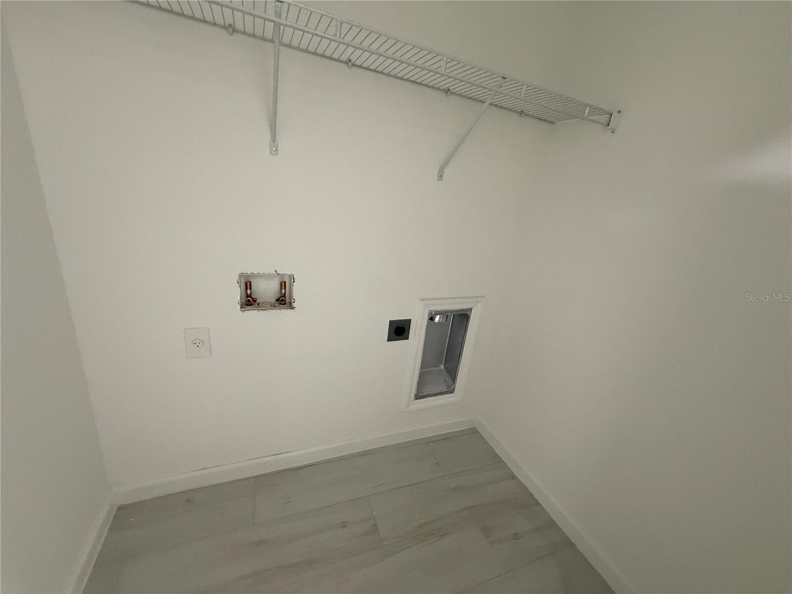 Image 20 of 27 For 1609 Glenan Road