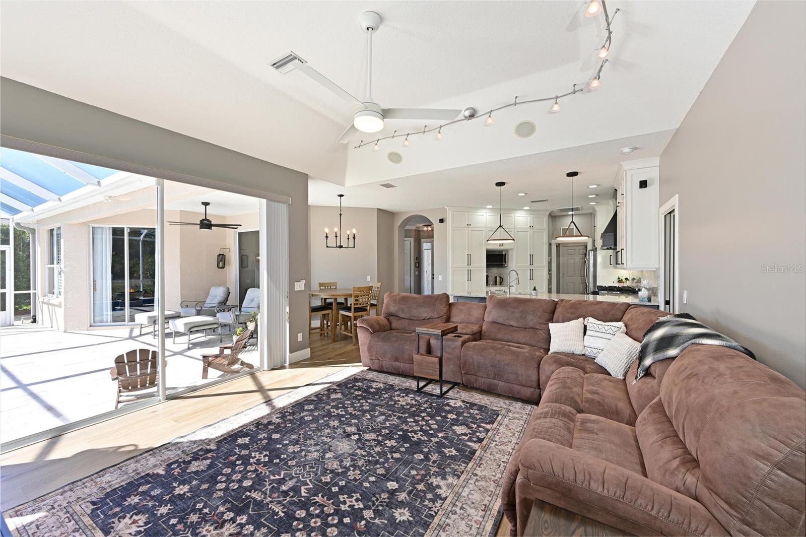 Image 13 of 50 For 12246 Clubhouse Drive