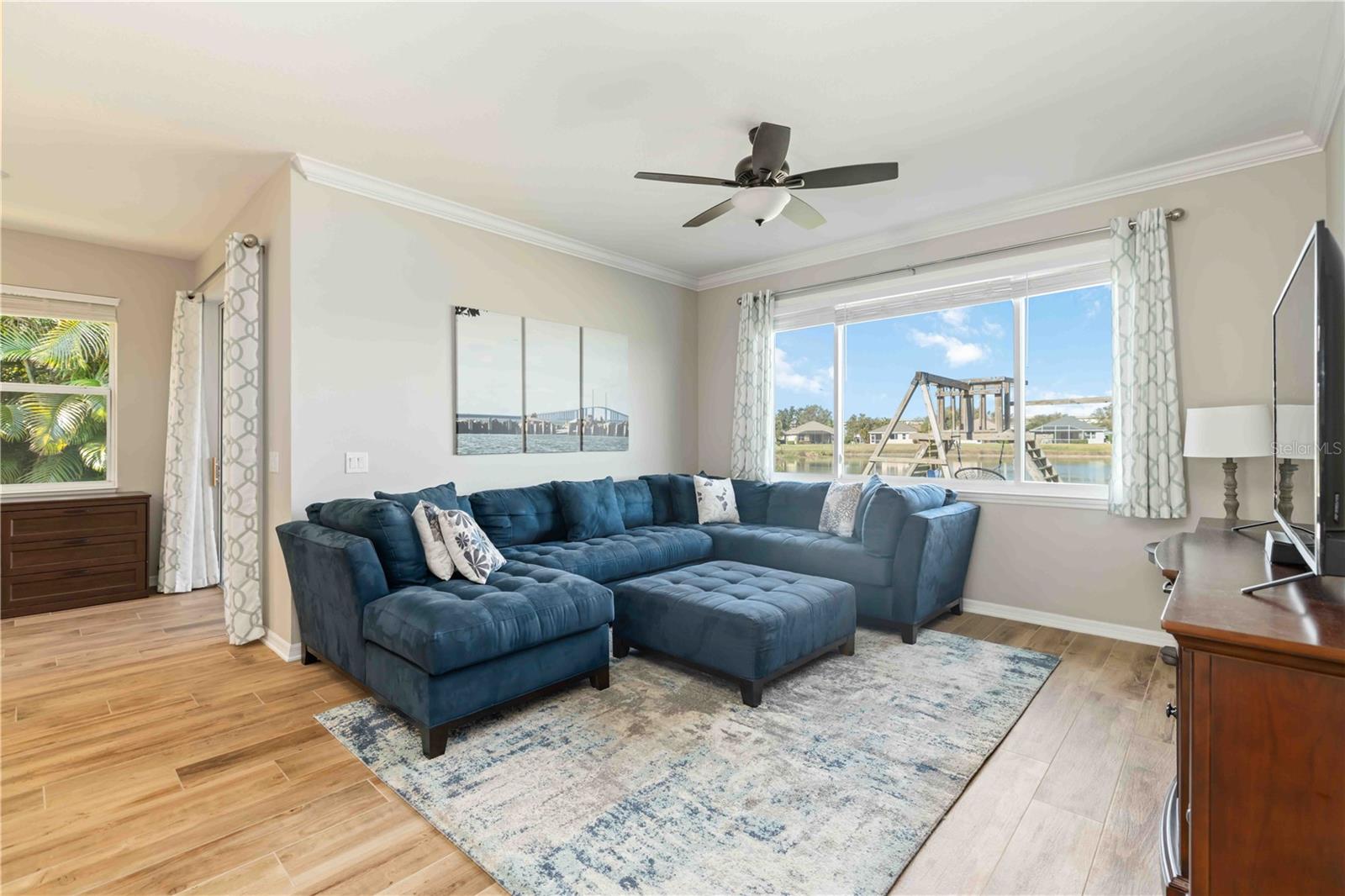 Image 12 of 25 For 5220 Lakehurst Court