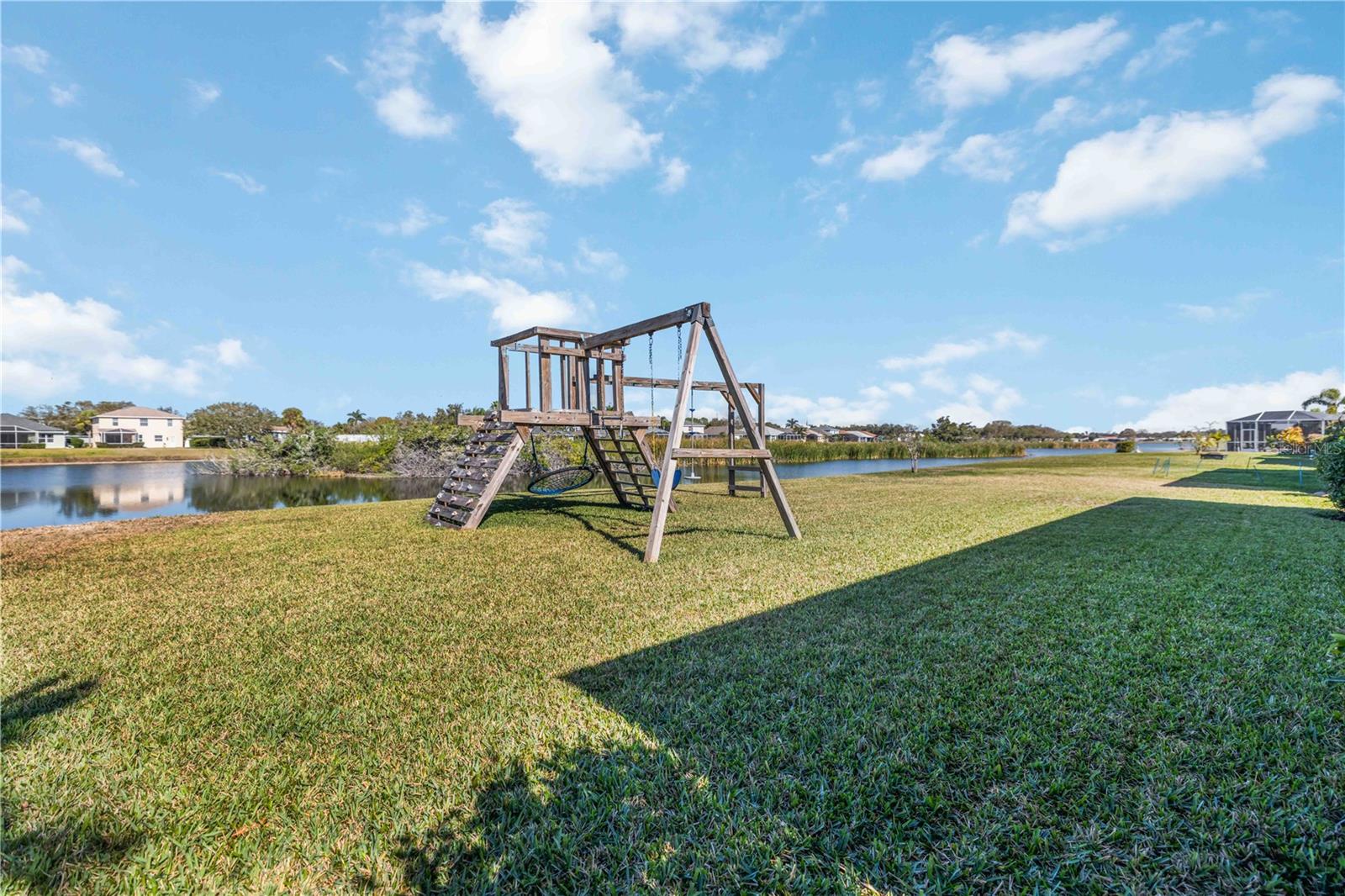 Image 20 of 25 For 5220 Lakehurst Court