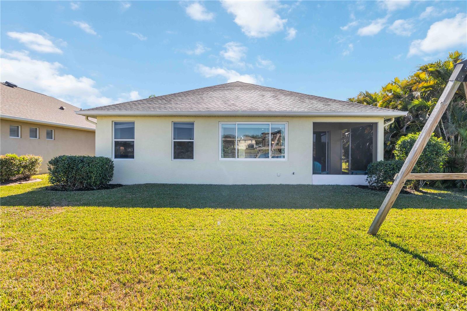 Image 21 of 25 For 5220 Lakehurst Court