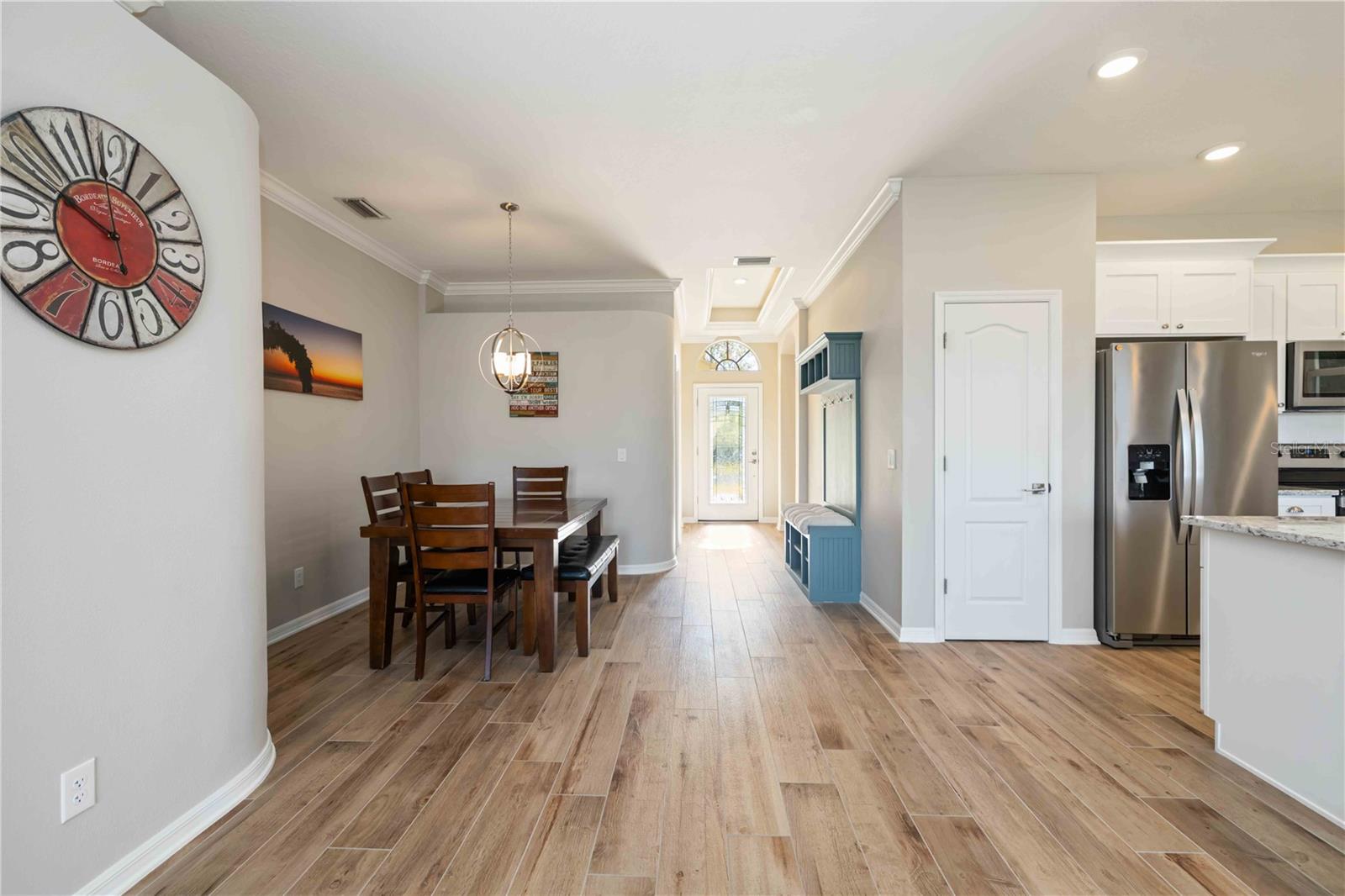 Image 6 of 25 For 5220 Lakehurst Court