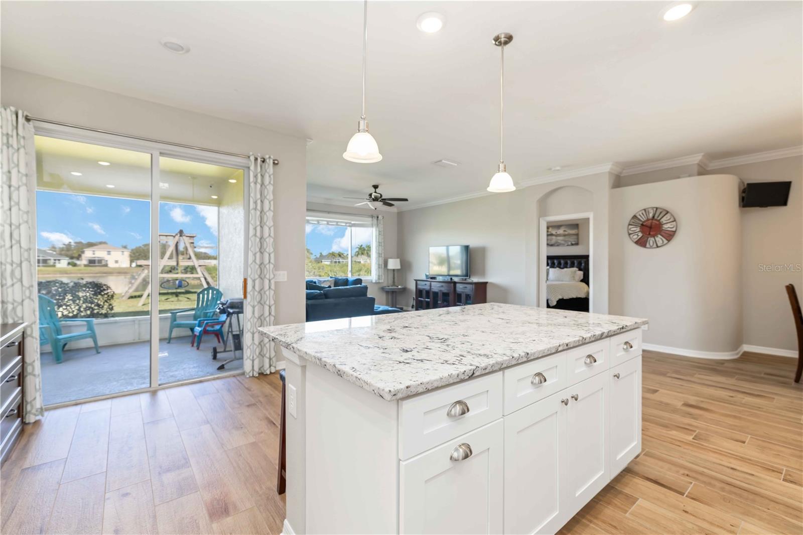 Image 9 of 25 For 5220 Lakehurst Court