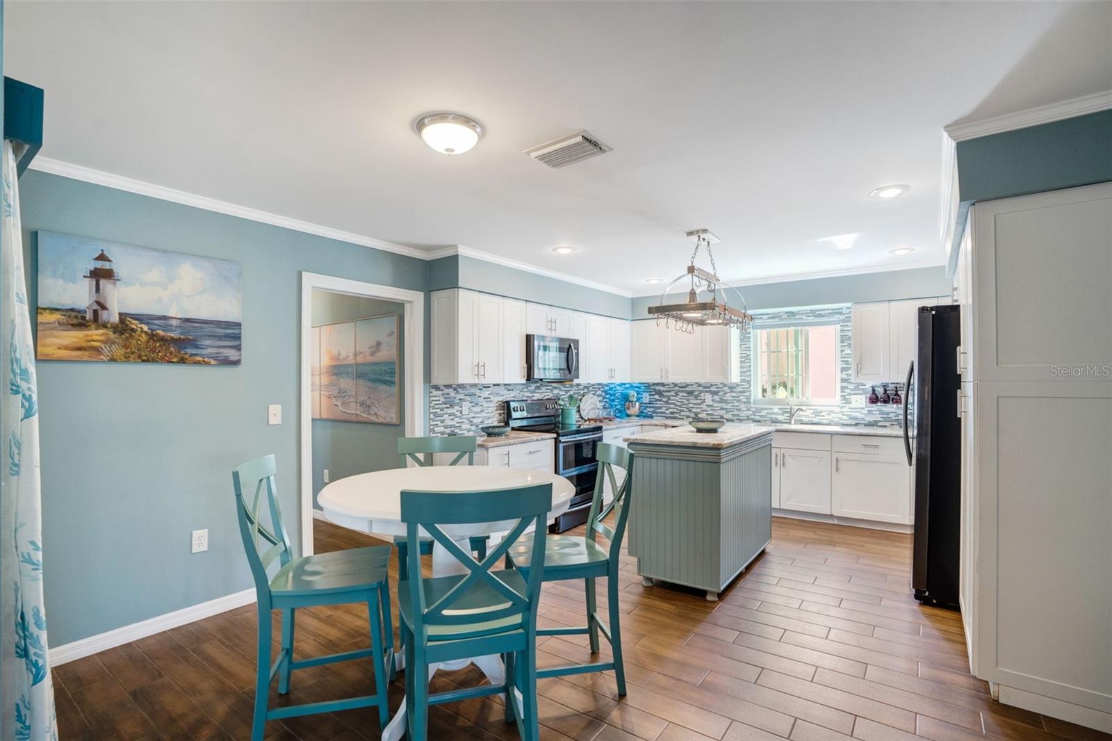 Image 11 of 37 For 3196 Crystal Lakes Court