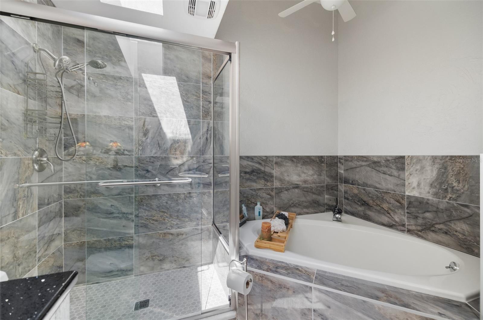 Image 10 of 17 For 7135 Queen Palm Circle