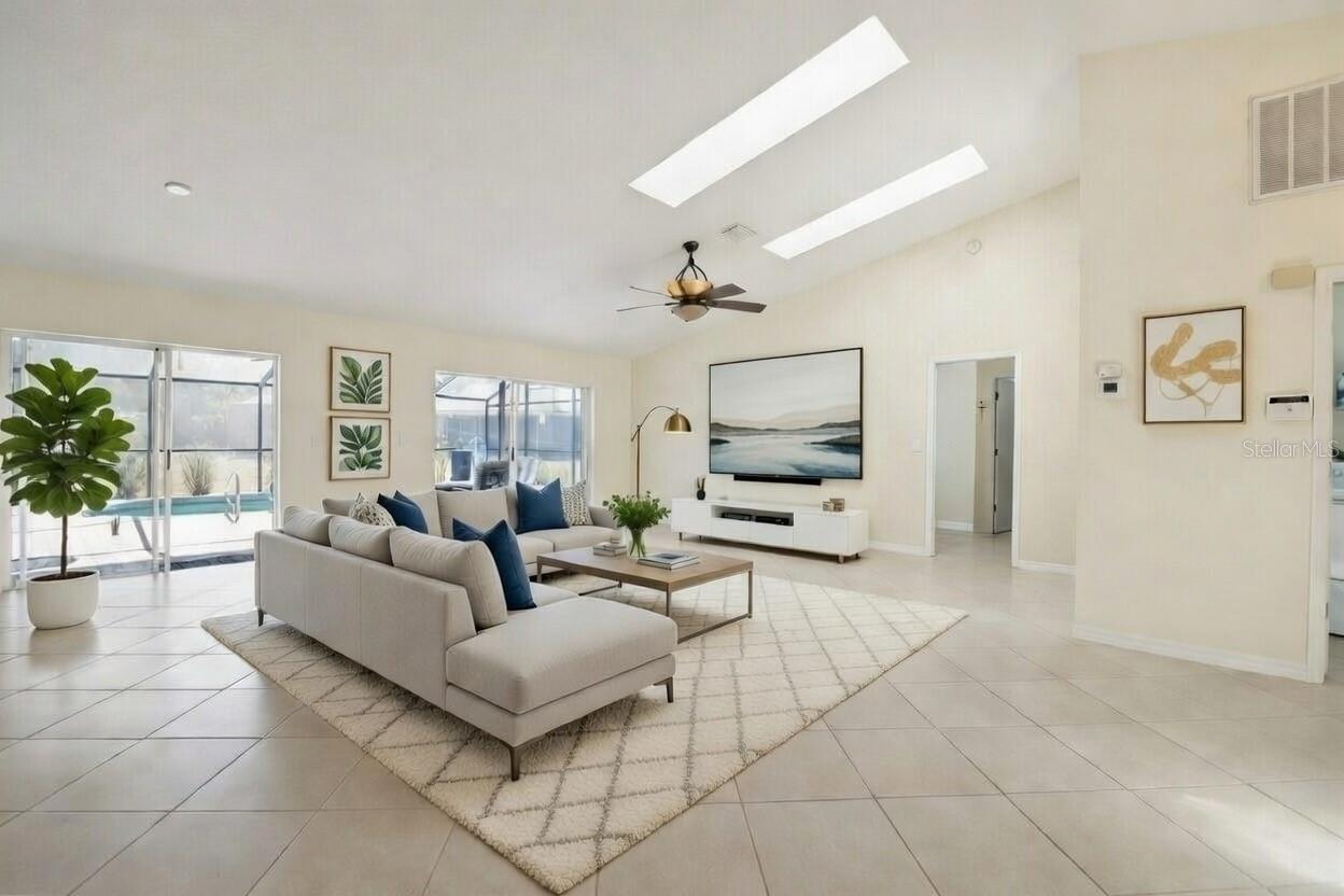 Image 3 of 17 For 7135 Queen Palm Circle