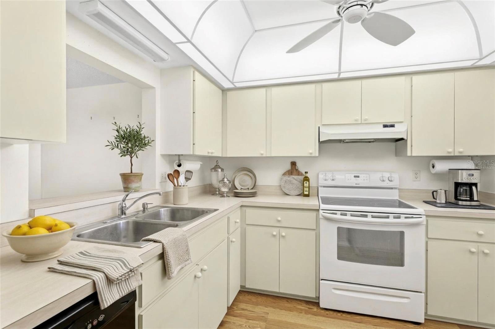 Image 8 of 22 For 6204 Heritage Lane