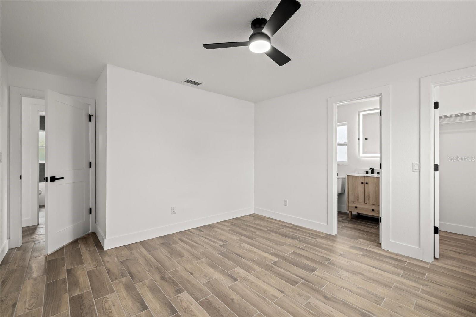 Image 11 of 29 For 912 21st Avenue W