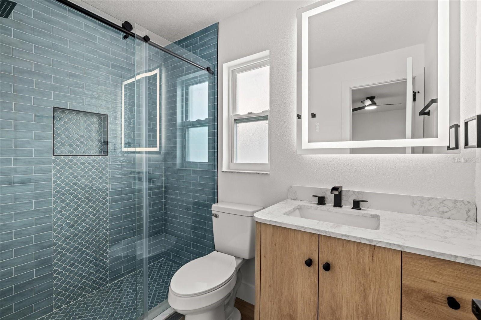 Image 13 of 29 For 912 21st Avenue W