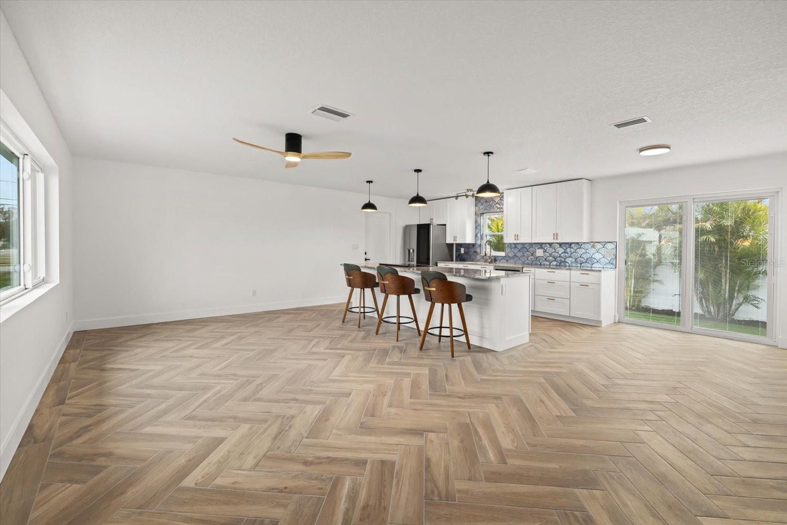 Image 14 of 29 For 912 21st Avenue W