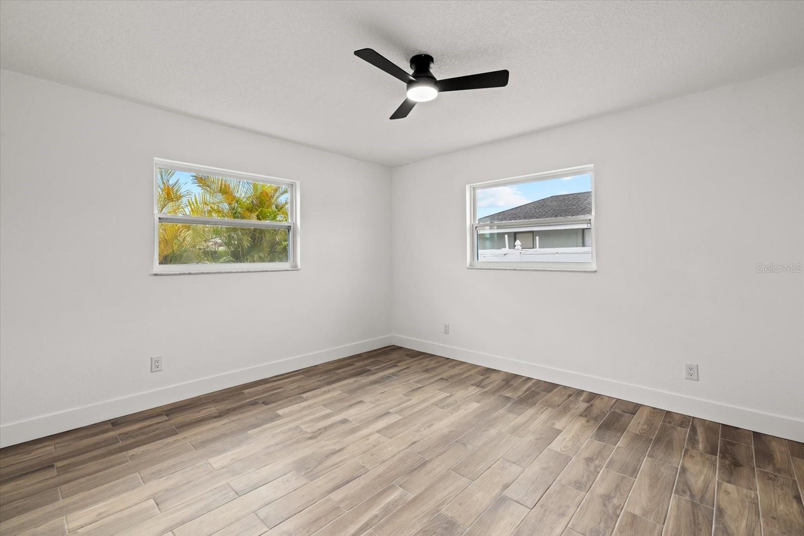 Image 8 of 29 For 912 21st Avenue W