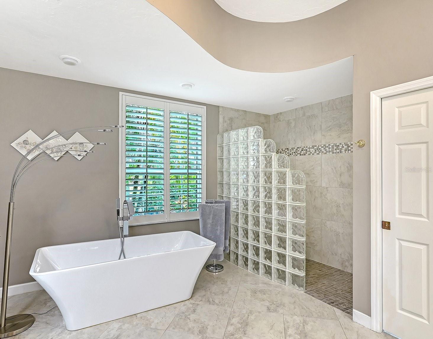 Image 24 of 53 For 7310 Chatsworth Court