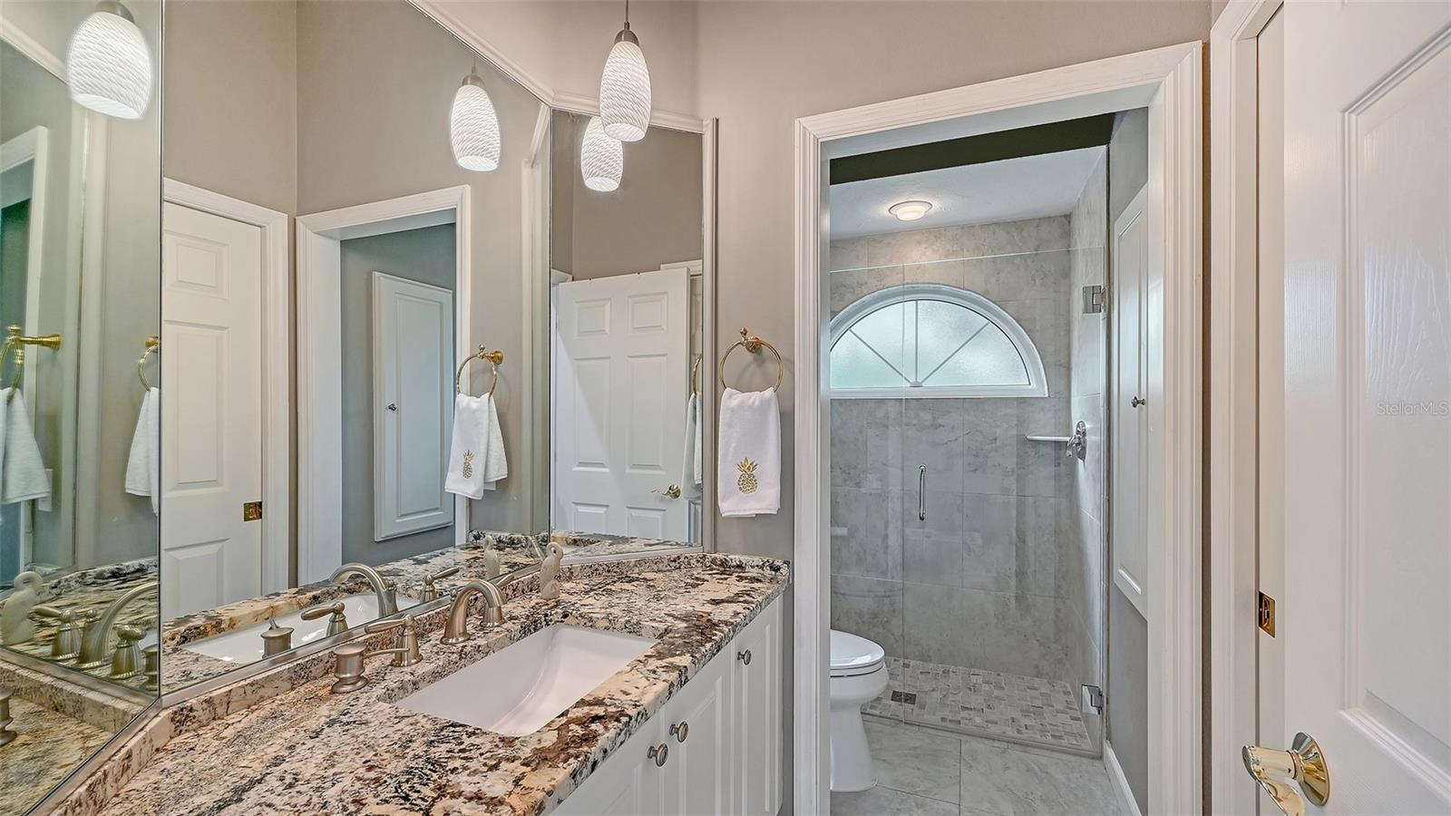 Image 32 of 53 For 7310 Chatsworth Court