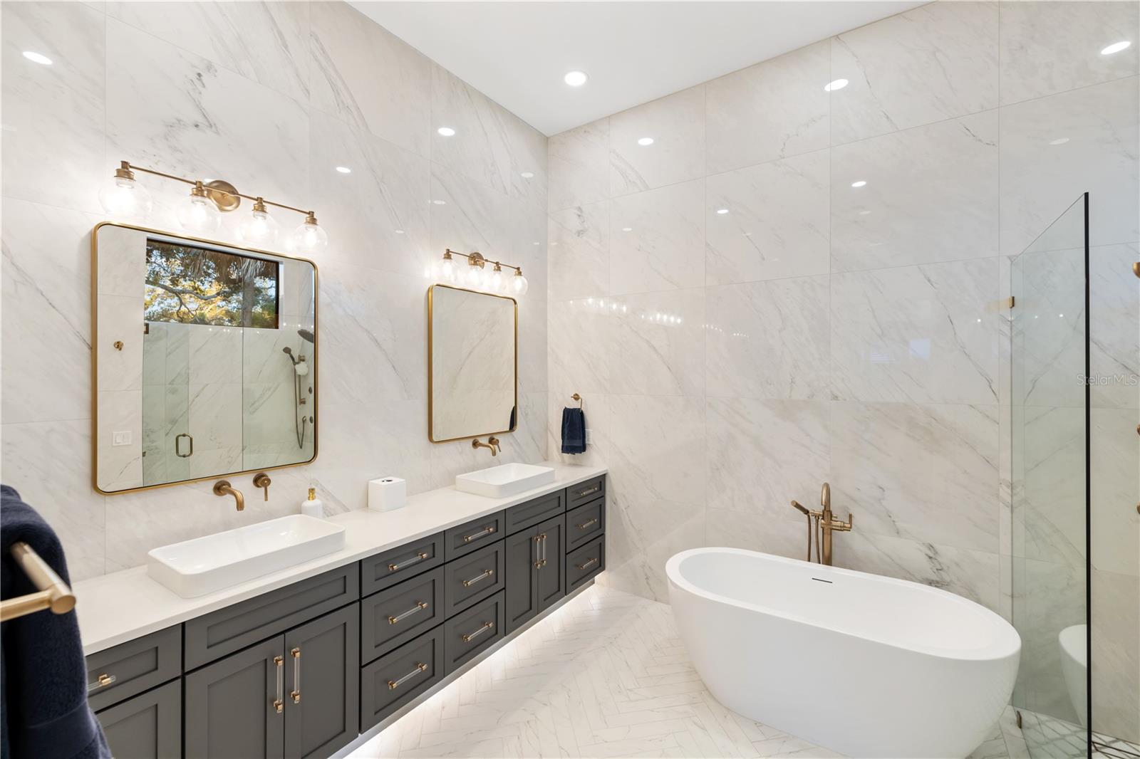 Image 53 of 80 For 1800 Webber Street