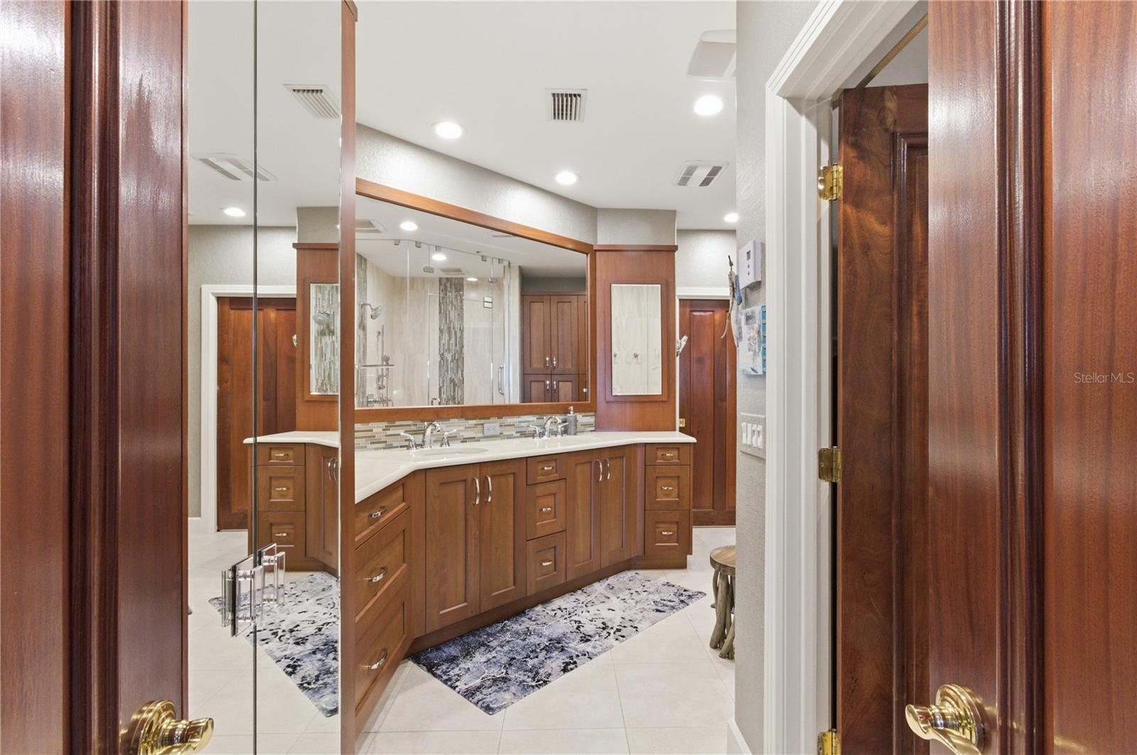 Image 46 of 81 For 350 Gulf Of Mexico Drive 219